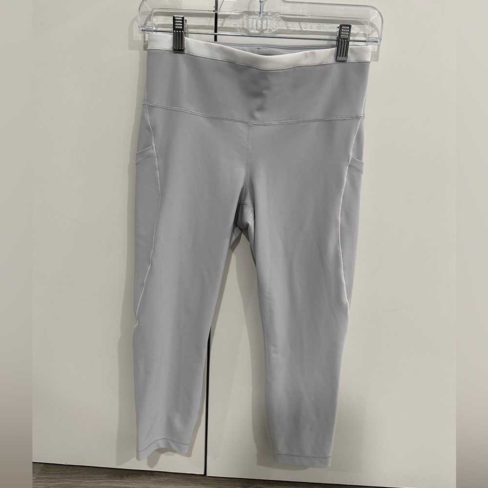 Athleta - Women’s Crop Leggings - Medium - Picture 2 of 7